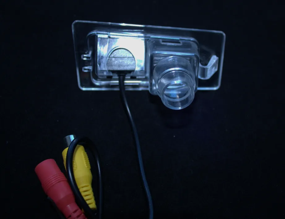 Камера заднего вида в штатное место LetrunHyundai Solaris 17+, Elantra 12+, Kia Ceed 12+ Cerato 12+ CCD - фото