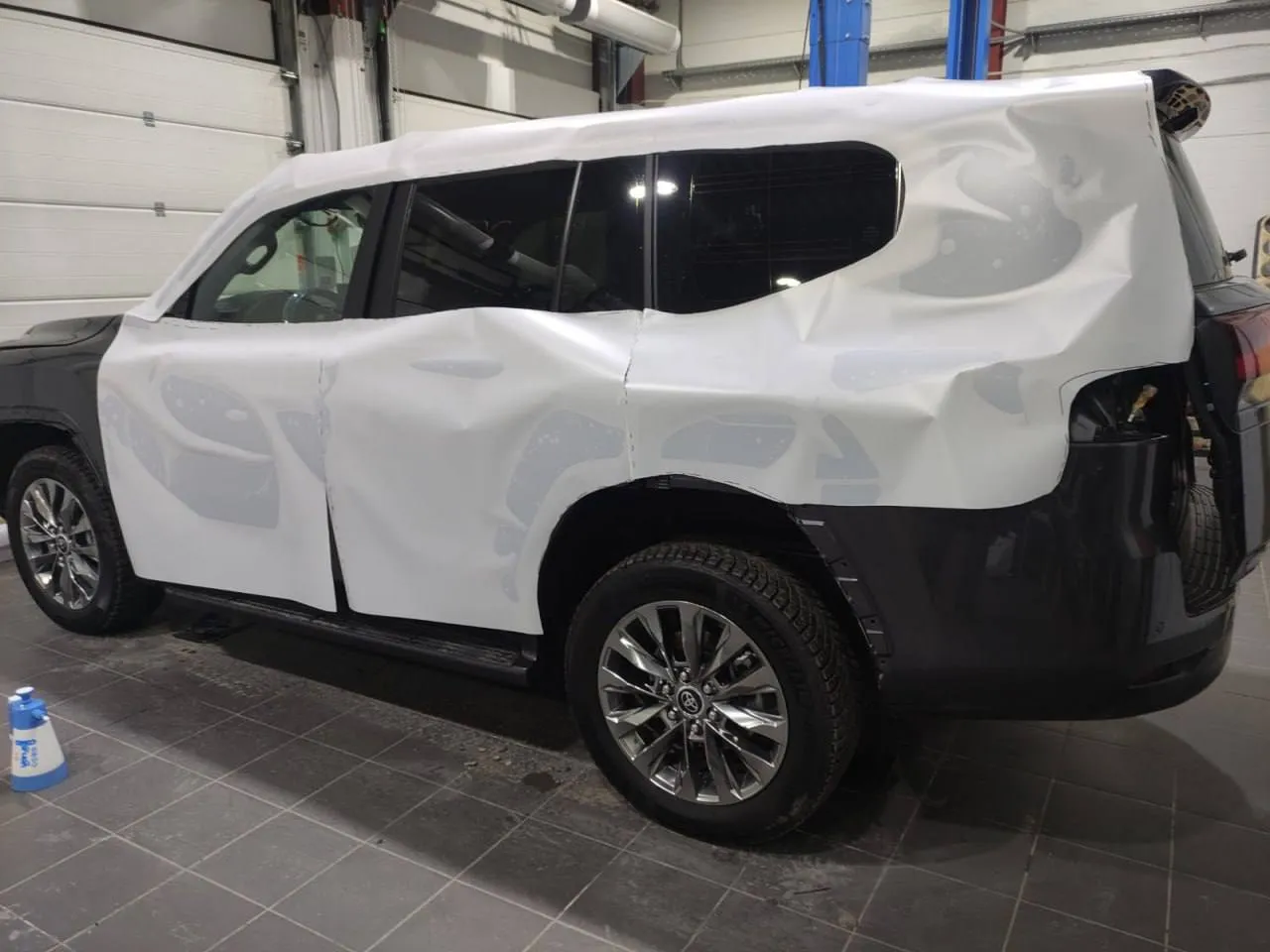 Toyota Land Cruiser 300 Toyota Land Cruiser 300